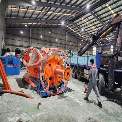 Mesin Lay Up Dilengkapi dengan PLC dan Inverter Driven Motors untuk kontrol yang tepat dari proses kabel Lay Up