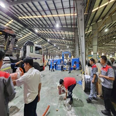Mesin Lay Up yang dirancang untuk perakitan kabel listrik multi-inti LV MV dengan posisi Lay Up yang dapat disesuaikan dan fungsi Pre Twist